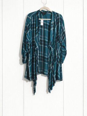 lane bryant 22 24 open front plaid jacket. Roll sleeves and fringe. Green